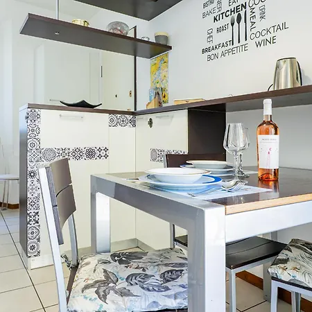 Center House Via Anghileri דירה
