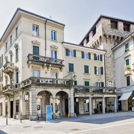 Center House Via Anghileri *