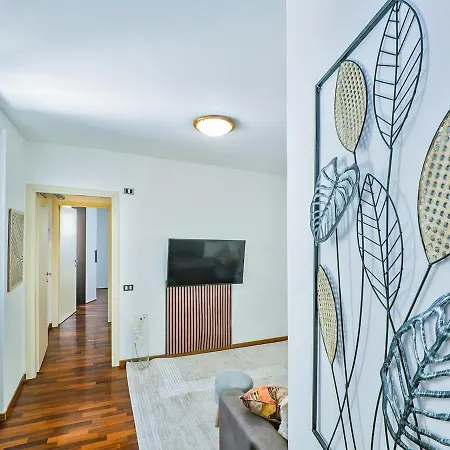 דירה Center House Via Anghileri *